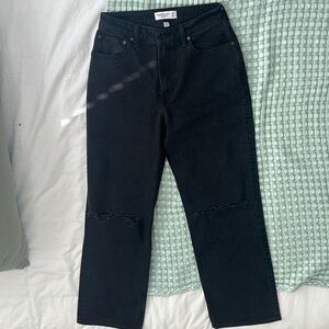 Brand new never worn Abercrombie curve love 90’s relaxed Jean. No tags.